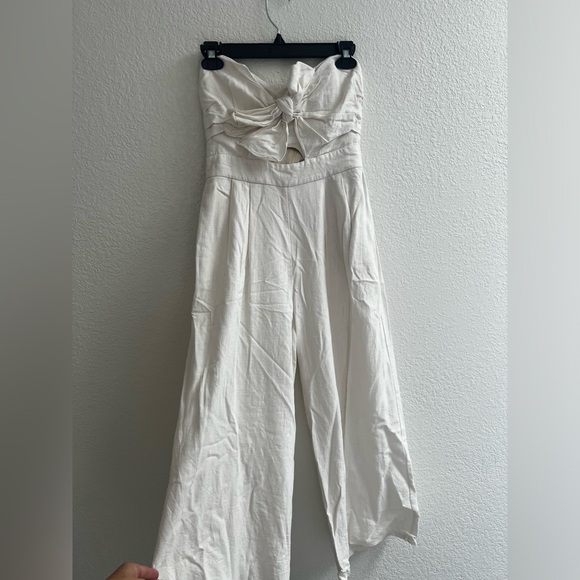 Off white Romper - Picture 1 of 3